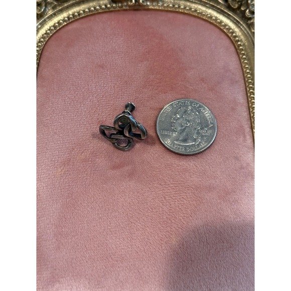 One‎ Vintage Sterling Silver Twisted
Chain Knot Screw Back Earring
Replacement - Picture 3 of 6